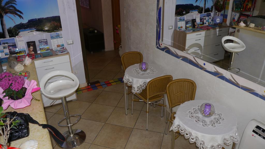 Marina Poetto Bed and Breakfast Cagliari Esterno foto